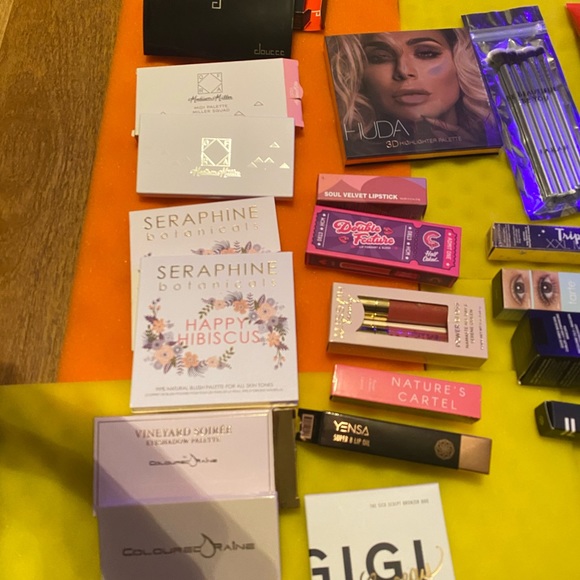 Make up bundle - Picture 2 of 10
